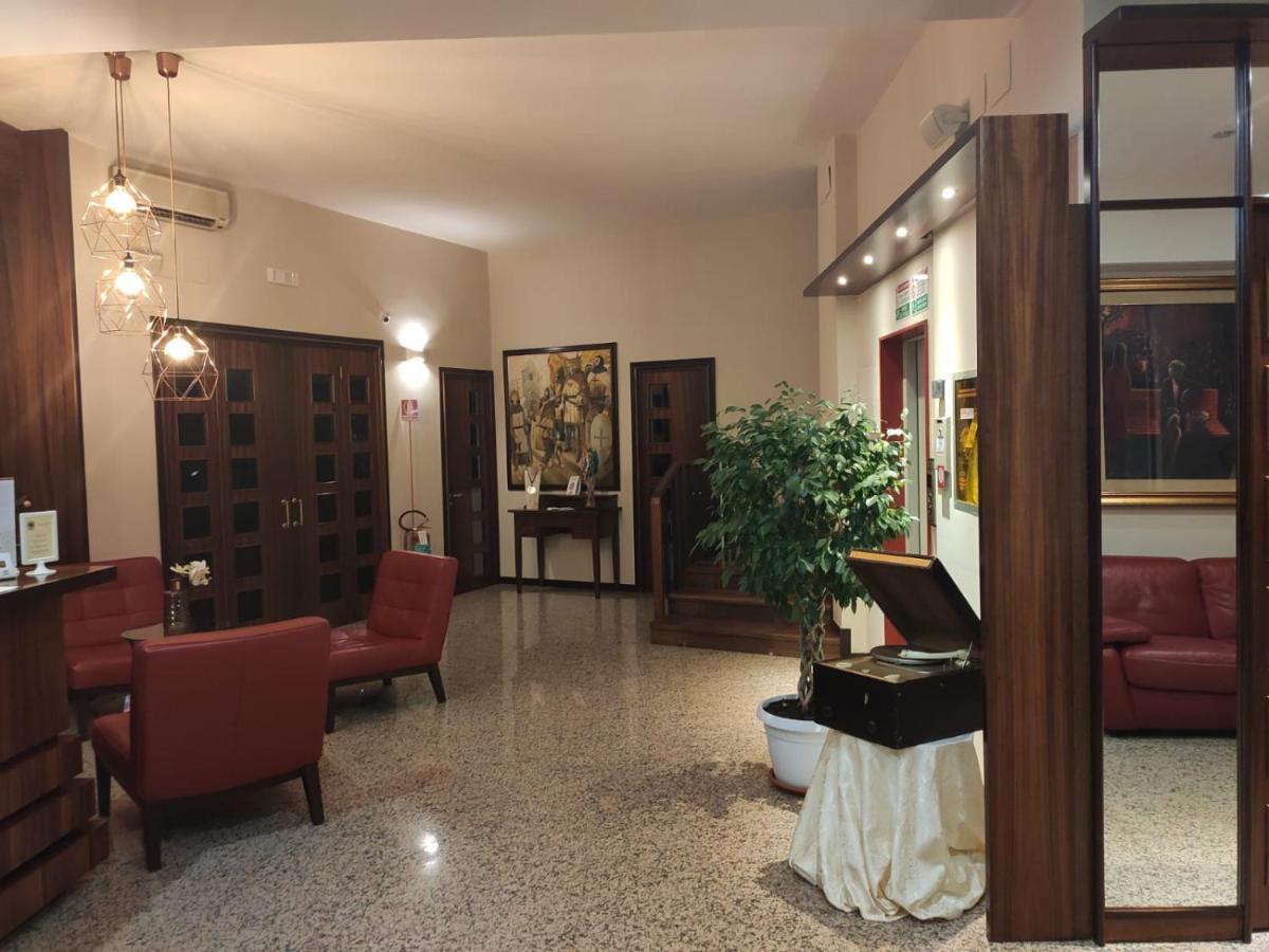 אלטאמורה Hotel Svevia מראה חיצוני תמונה