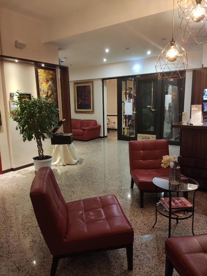 אלטאמורה Hotel Svevia מראה חיצוני תמונה