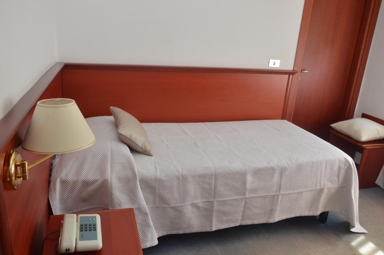 אלטאמורה Hotel Svevia מראה חיצוני תמונה