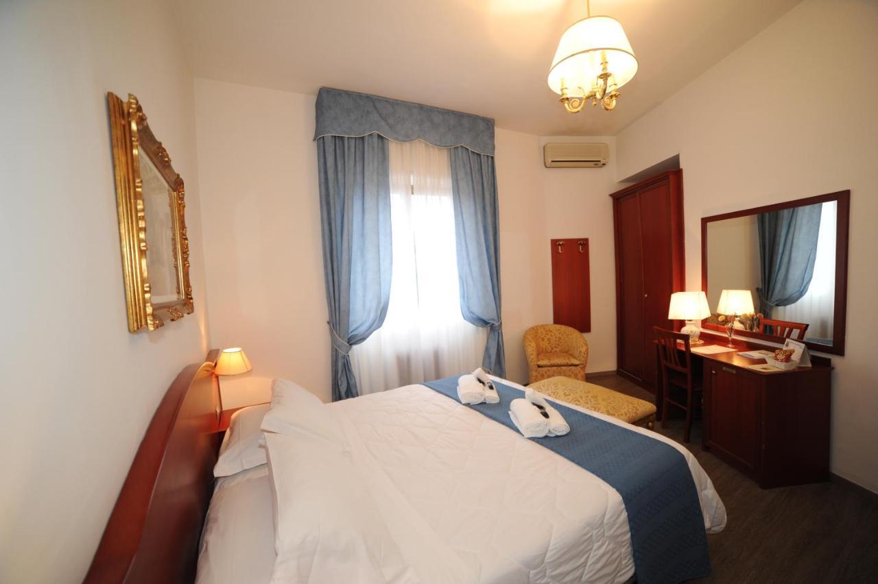 אלטאמורה Hotel Svevia מראה חיצוני תמונה