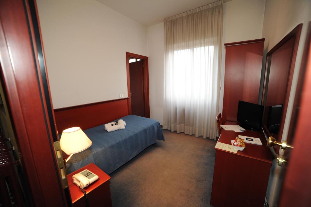 אלטאמורה Hotel Svevia מראה חיצוני תמונה