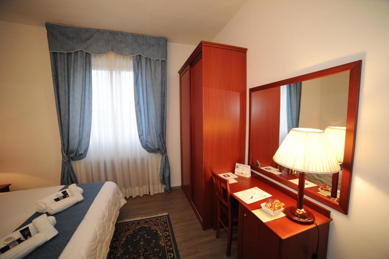 אלטאמורה Hotel Svevia מראה חיצוני תמונה