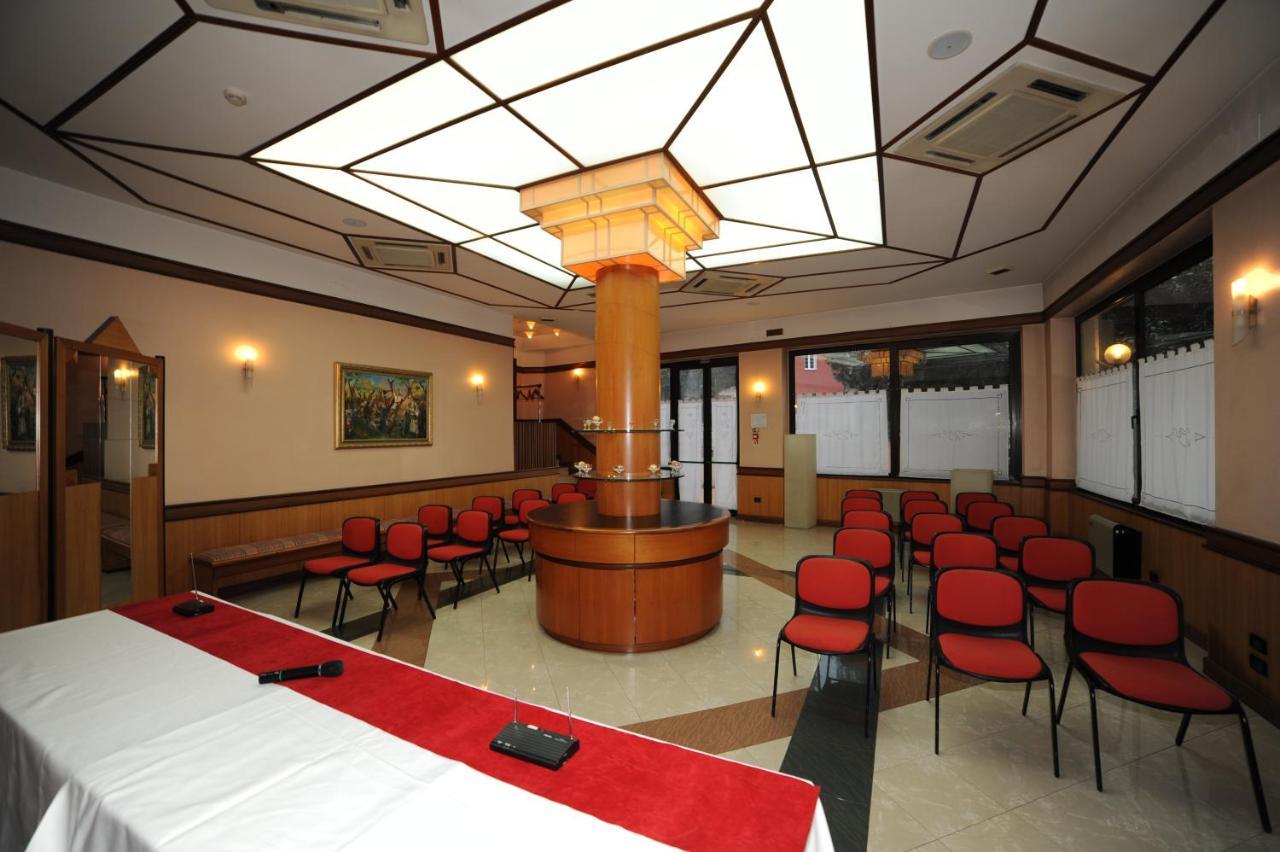 אלטאמורה Hotel Svevia מראה חיצוני תמונה